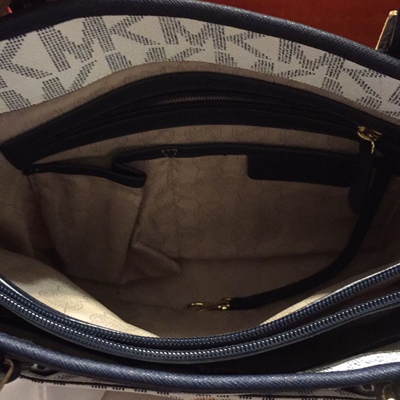 SOLD - Michael Kors Navy/White purse - Picture 3 of 7